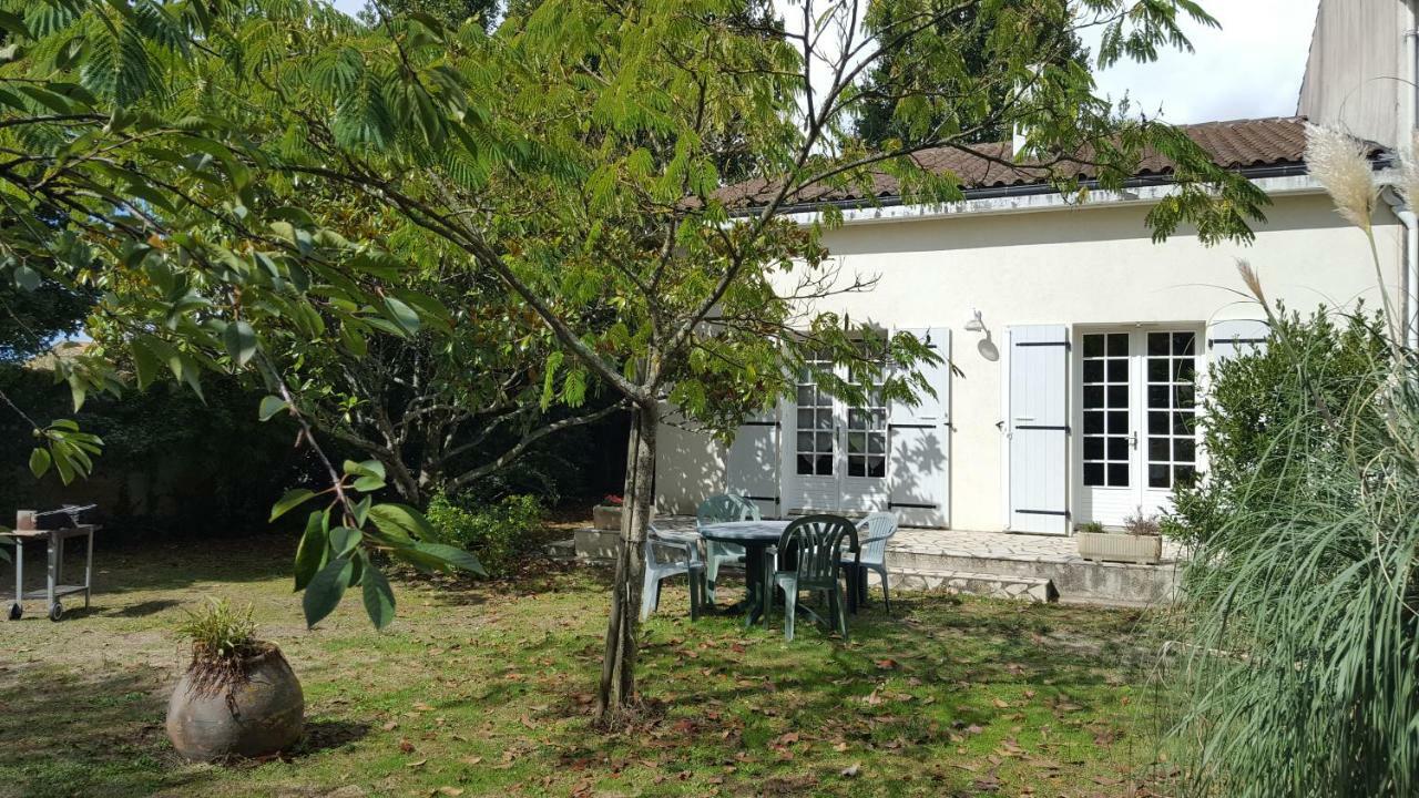 L'Abri D'Emilie Villa Saint-Xandre Buitenkant foto